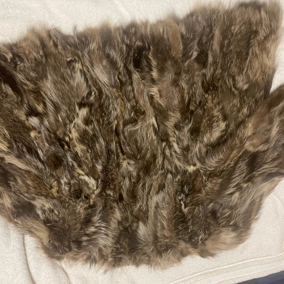 Size large bermans racoon fur jackets - Picture 6 of 7